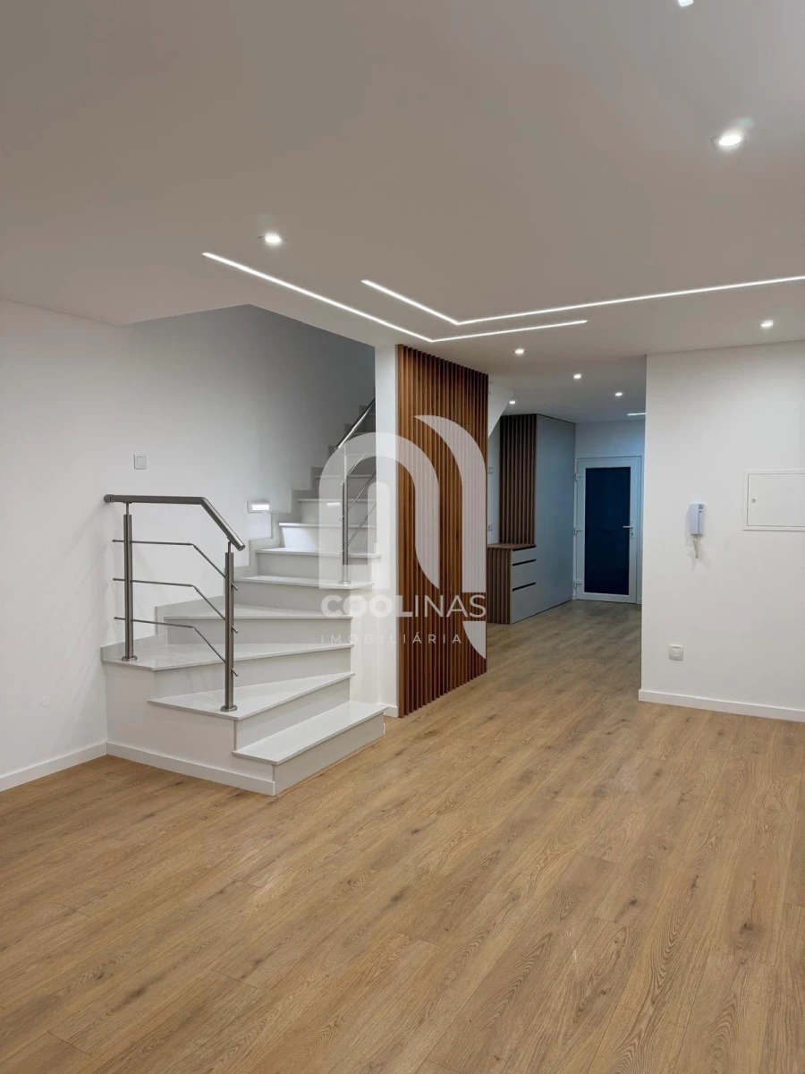 Moradia T3 para Venda em Quinta do Conde Foto 3