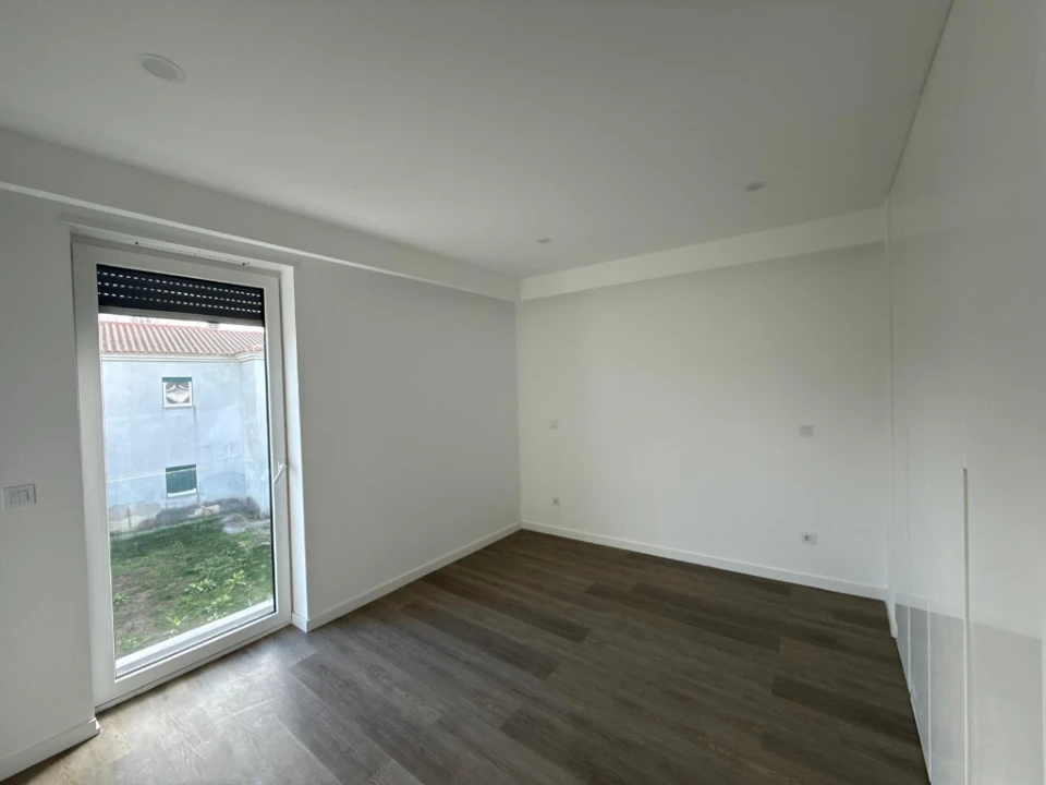 Moradia T4 para Venda em Aguada de Cima Foto 11