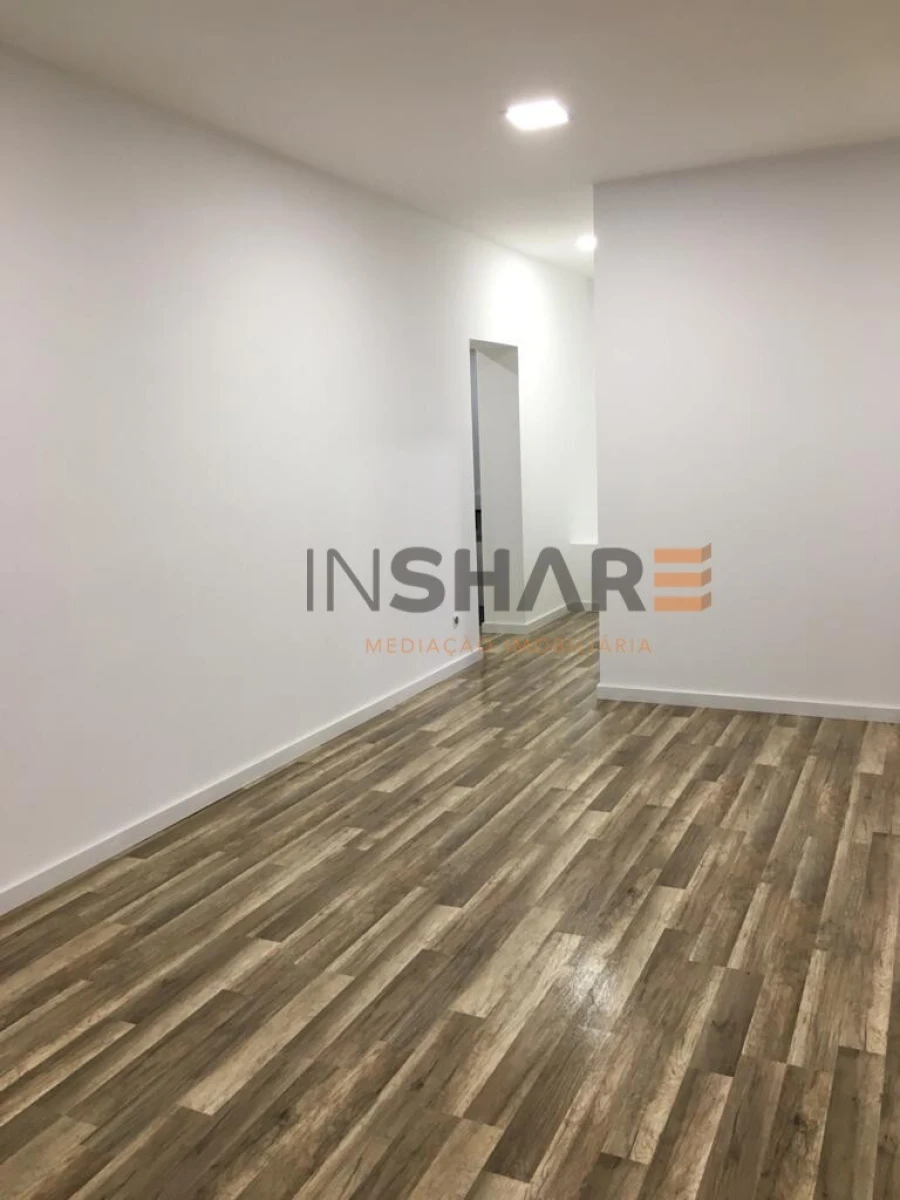 Loja para Arrendamento em Braga (São José de São Lázaro e São João do Souto) Foto 28