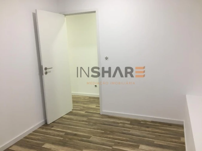 Loja para Arrendamento em Braga (São José de São Lázaro e São João do Souto) Foto 18