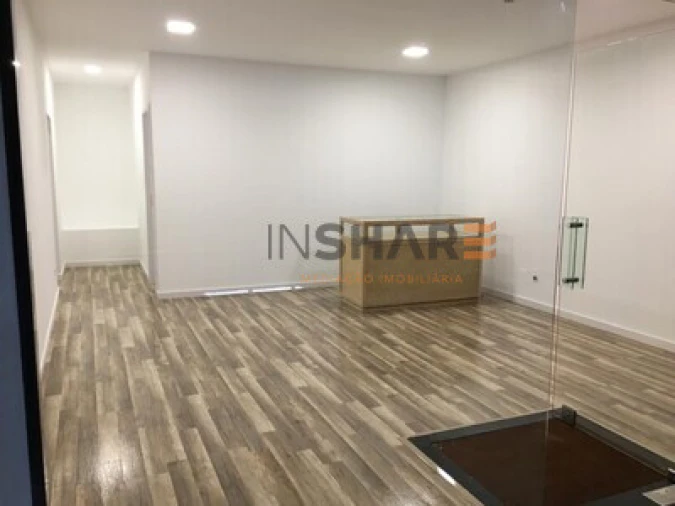 Loja para Arrendamento em Braga (São José de São Lázaro e São João do Souto) Foto 35