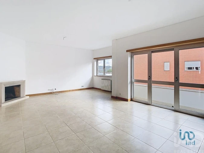 Apartamento T4 para Venda em Batalha Foto 3