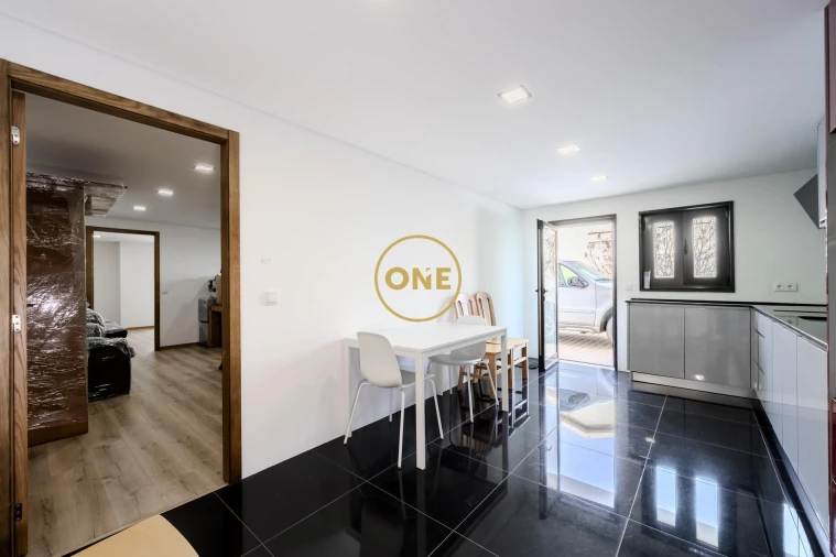 Moradia T4 para Venda em Vale (São Martinho) Foto 24