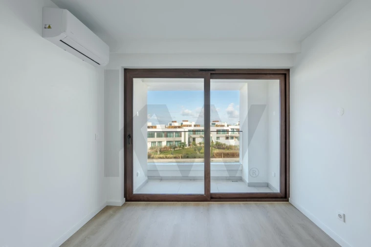 Apartamento T3 para Venda em Porto Covo Foto 5