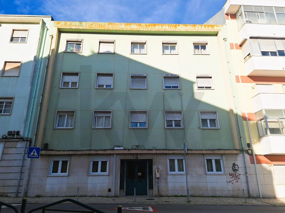 Apartamento T2 para Venda em Queluz e Belas Foto 1