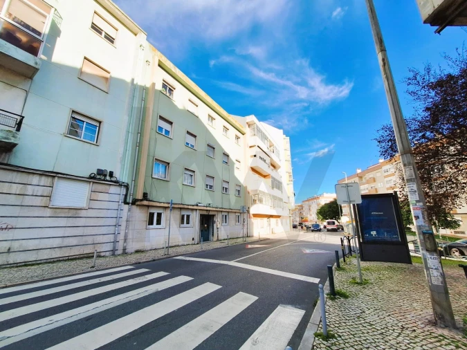 Apartamento T2 para Venda em Queluz e Belas Foto 3