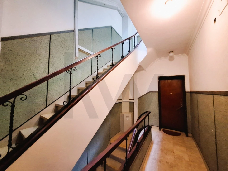 Apartamento T2 para Venda em Queluz e Belas Foto 25