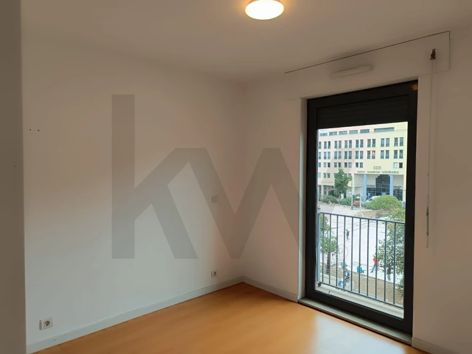 Apartamento T2 para Arrendamento em Santa Maria Maior Foto 4