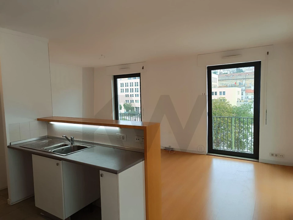 Apartamento T2 para Arrendamento em Santa Maria Maior Foto 5