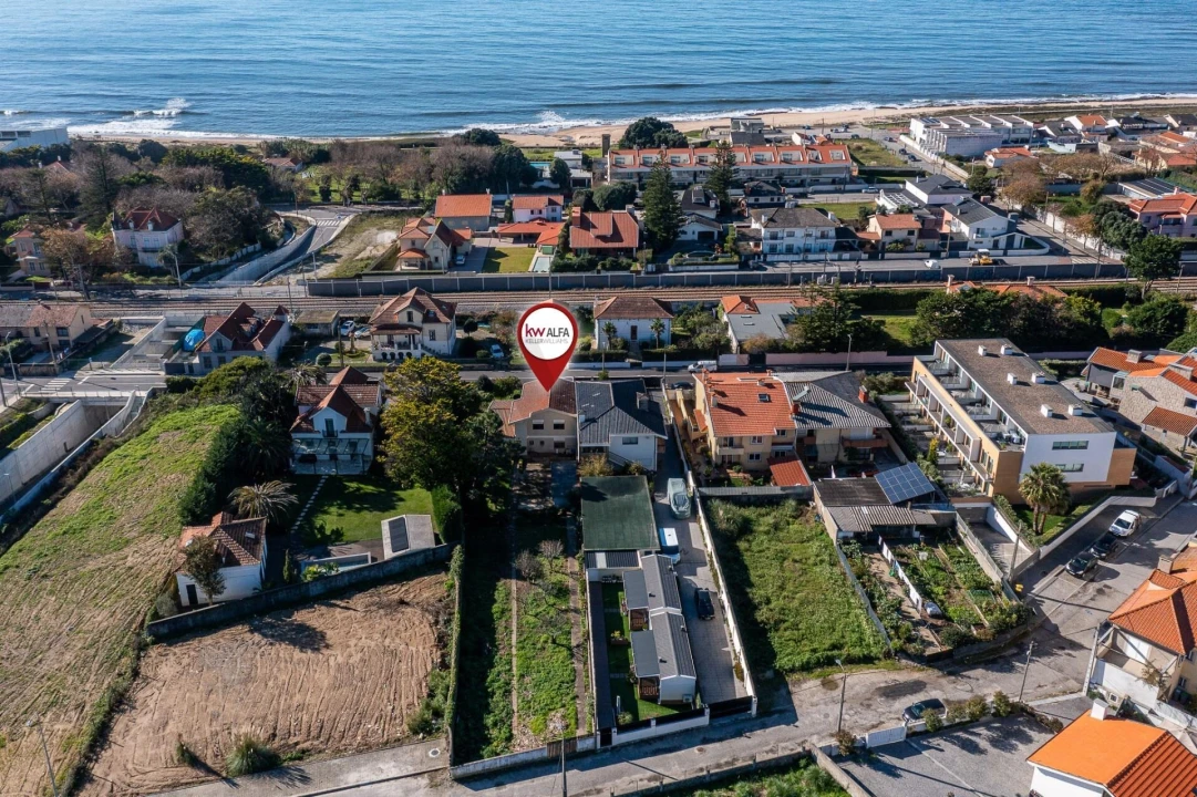 Moradia T4 para Venda em Arcozelo Foto 40