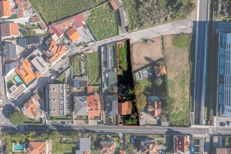 Moradia T4 para Venda em Arcozelo Foto 34