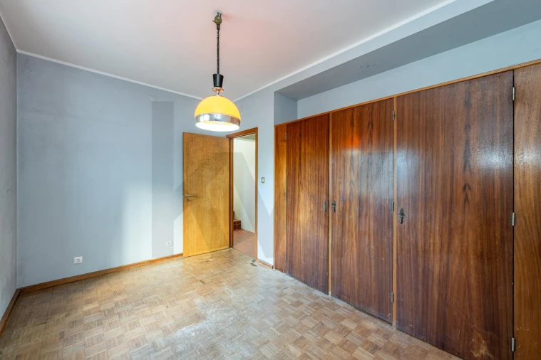 Moradia T4 para Venda em Arcozelo Foto 11