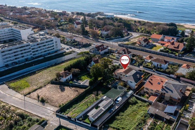 Moradia T4 para Venda em Arcozelo Foto 42