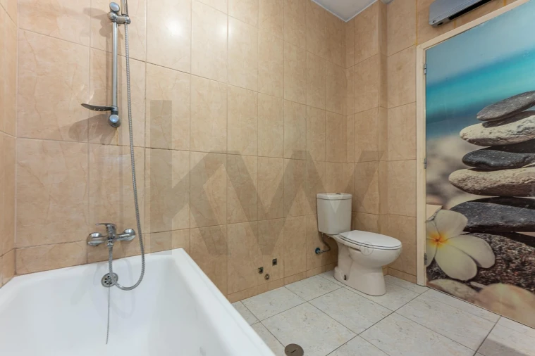 Moradia T4 para Venda em Arcozelo Foto 25