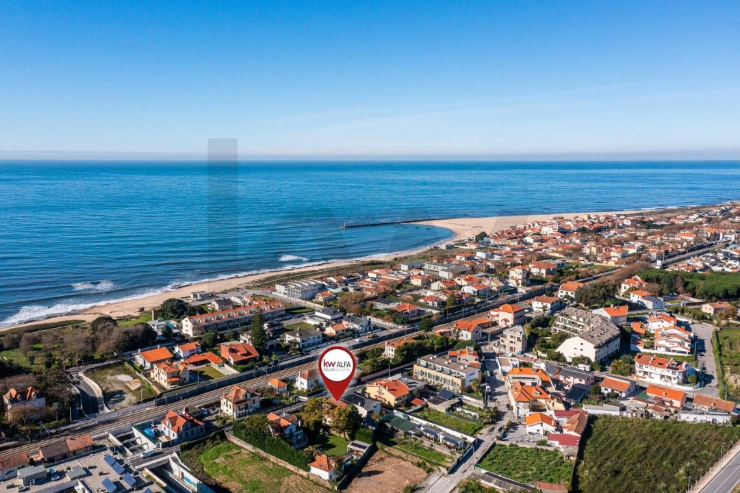 Moradia T4 para Venda em Arcozelo Foto 44