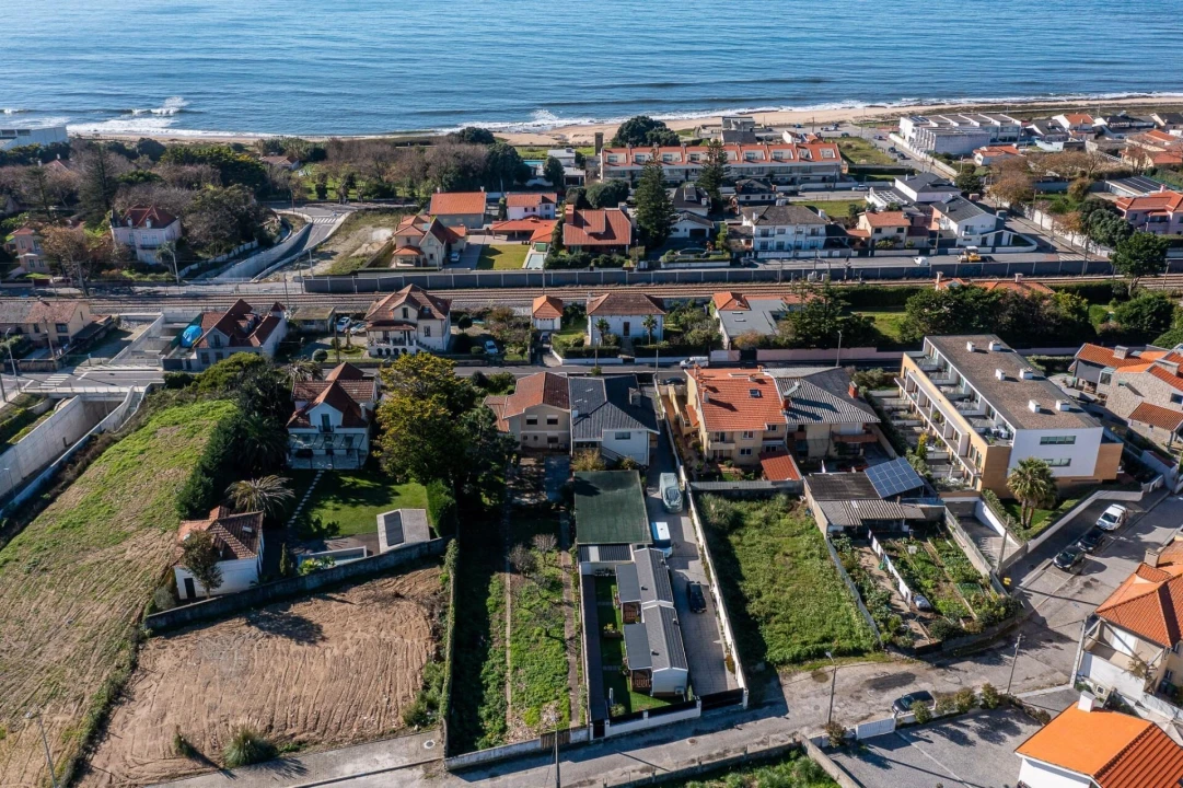 Moradia T4 para Venda em Arcozelo Foto 39