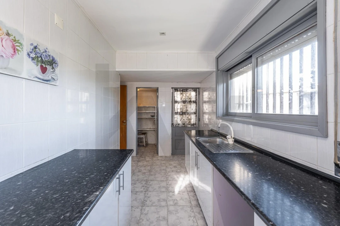 Moradia T4 para Venda em Arcozelo Foto 8