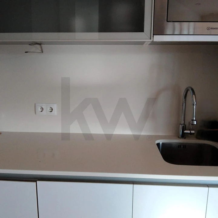 Apartamento T1 para Arrendamento em Laranjeiro e Feijó Foto 8