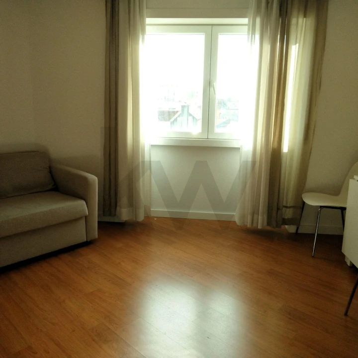 Apartamento T1 para Arrendamento em Laranjeiro e Feijó Foto 3