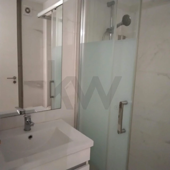 Apartamento T1 para Arrendamento em Laranjeiro e Feijó Foto 22