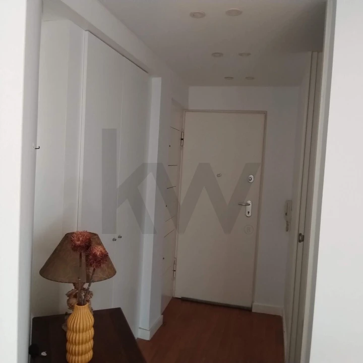 Apartamento T1 para Arrendamento em Laranjeiro e Feijó Foto 24
