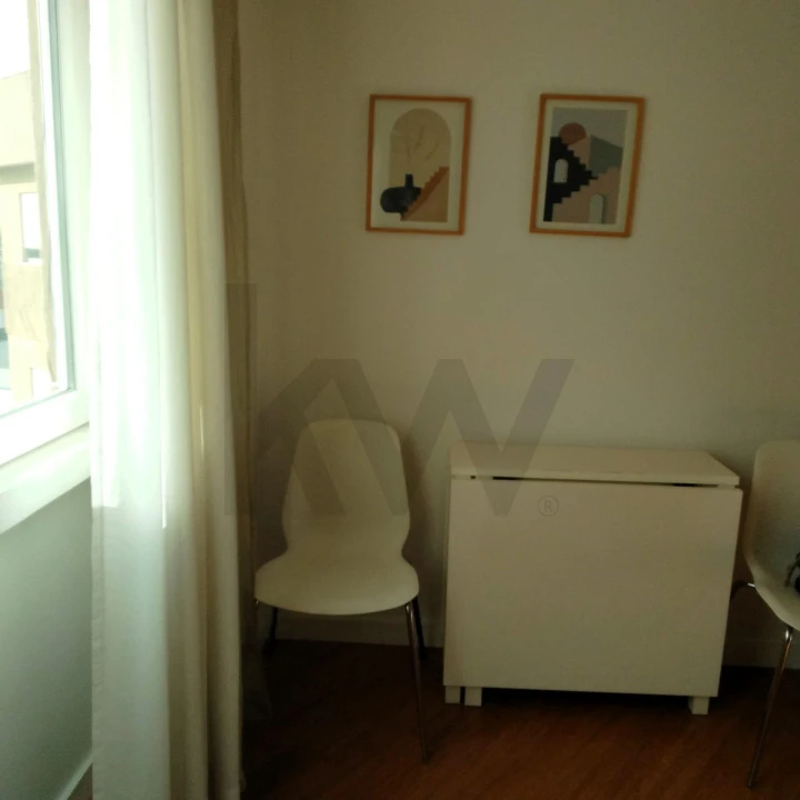 Apartamento T1 para Arrendamento em Laranjeiro e Feijó Foto 6