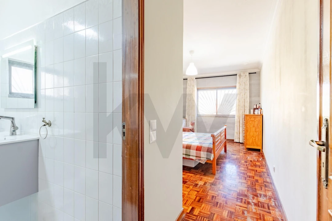 Moradia T4 para Venda em Alcabideche Foto 24