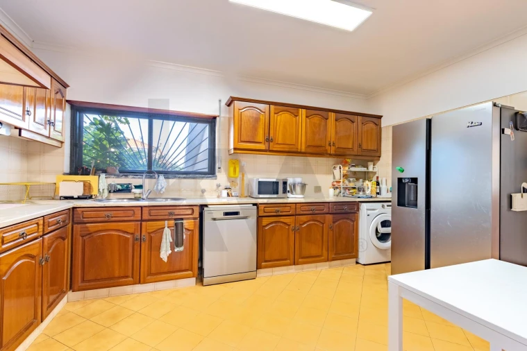 Moradia T4 para Venda em Alcabideche Foto 20