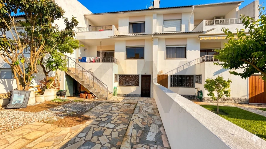 Moradia T4 para Venda em Alcabideche Foto 40