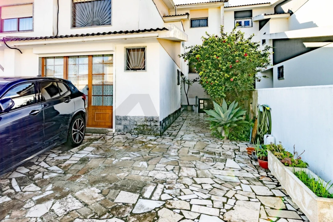 Moradia T4 para Venda em Alcabideche Foto 5