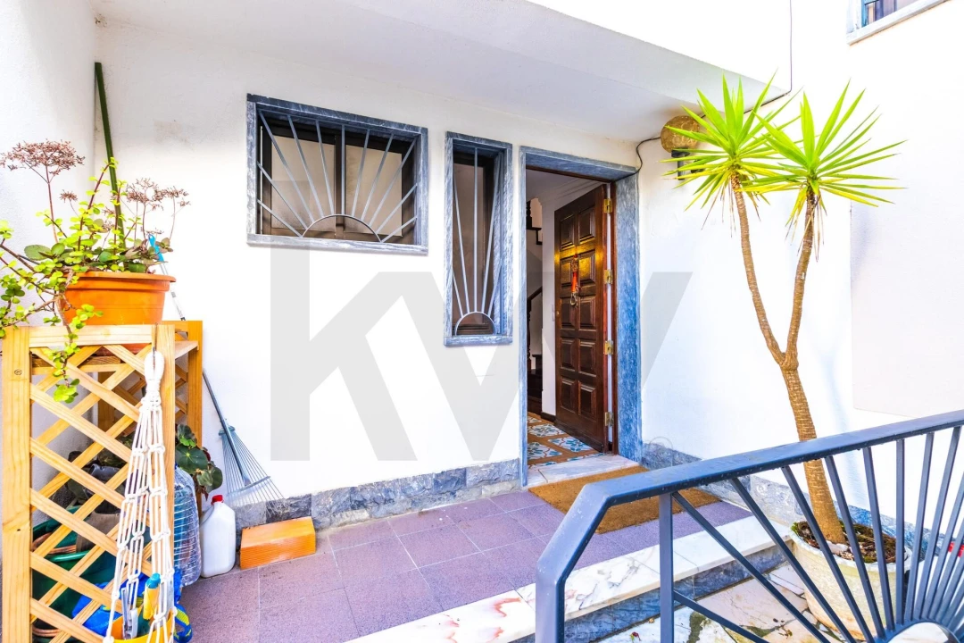 Moradia T4 para Venda em Alcabideche Foto 2