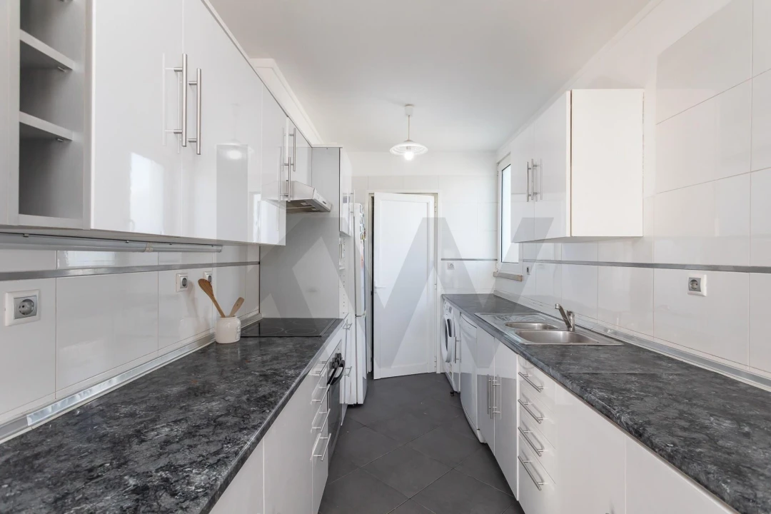 Apartamento T3 para Venda em Massamá e Monte Abraão Foto 20