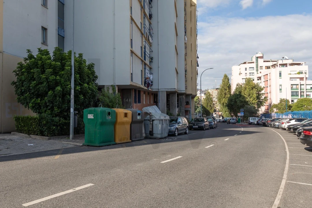 Apartamento T3 para Venda em Massamá e Monte Abraão Foto 2