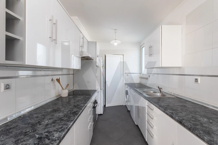 Apartamento T3 para Venda em Massamá e Monte Abraão Foto 20