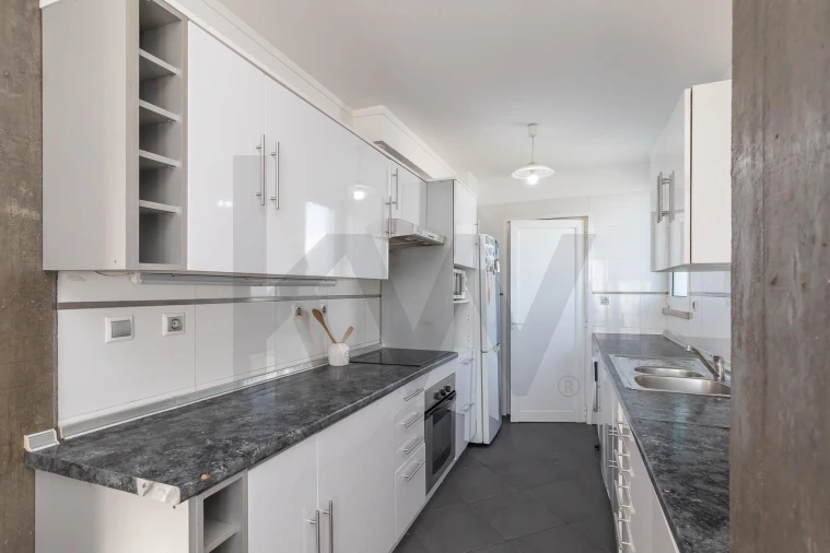 Apartamento T3 para Venda em Massamá e Monte Abraão Foto 18