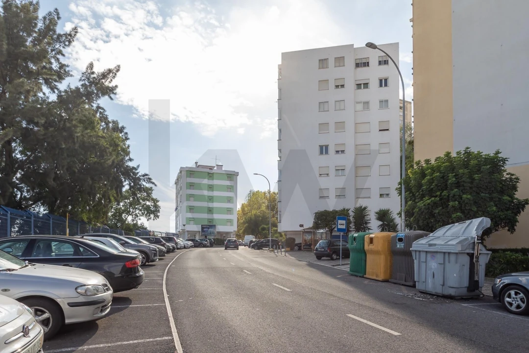 Apartamento T3 para Venda em Massamá e Monte Abraão Foto 1