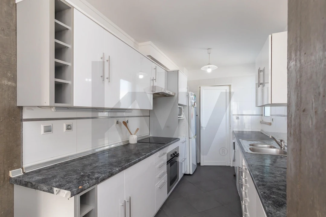 Apartamento T3 para Venda em Massamá e Monte Abraão Foto 18