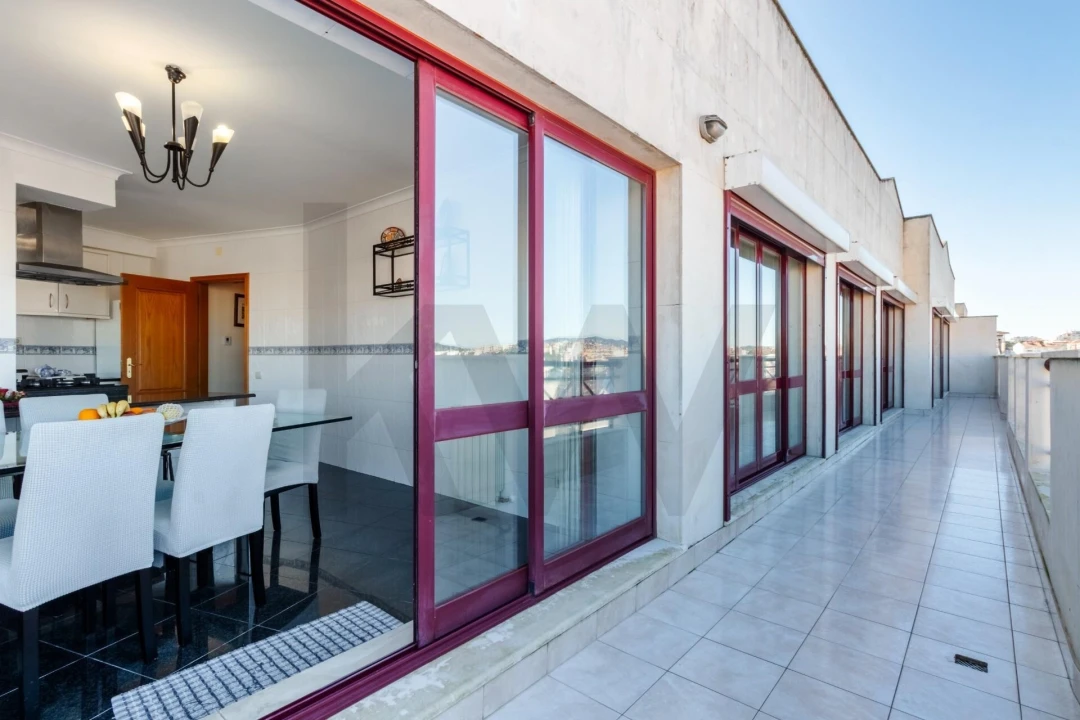 Apartamento T4 para Venda em Agualva e Mira-Sintra Foto 14