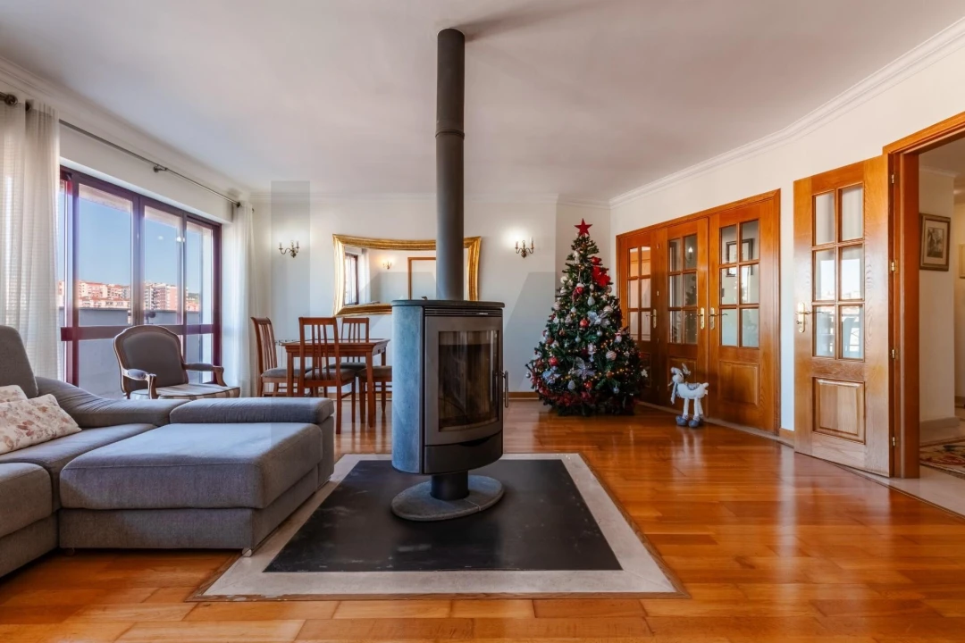 Apartamento T4 para Venda em Agualva e Mira-Sintra Foto 44