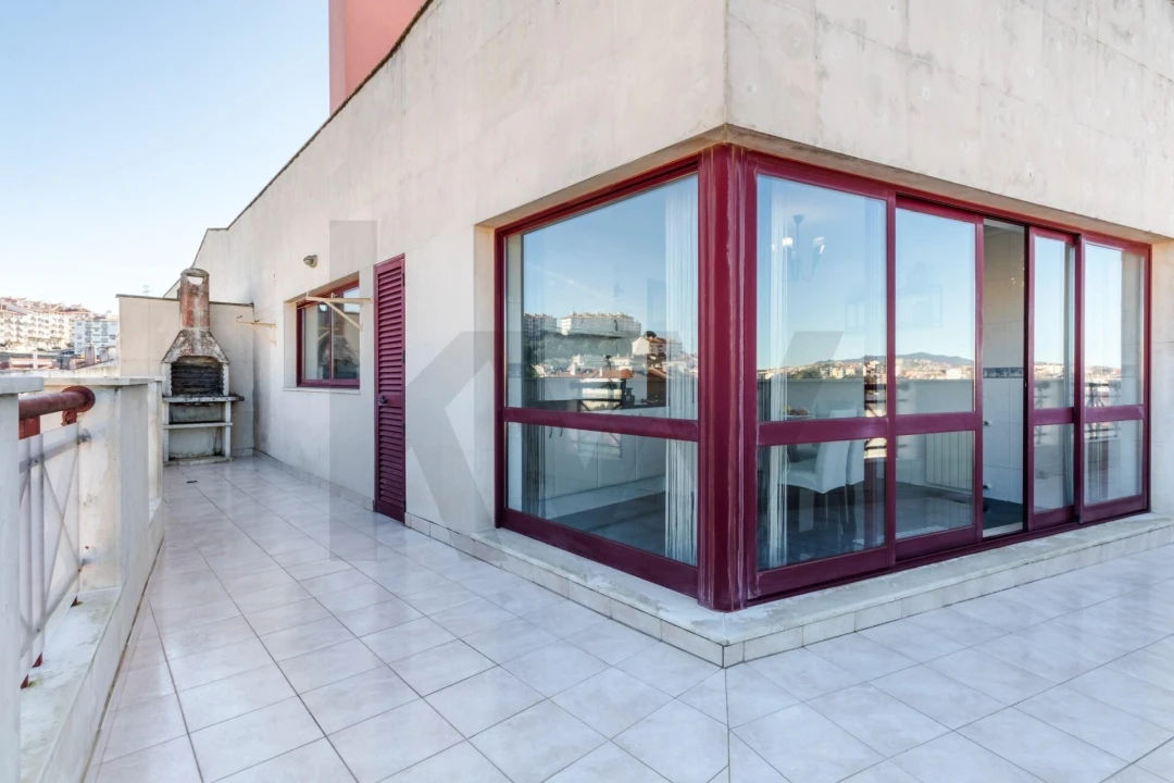 Apartamento T4 para Venda em Agualva e Mira-Sintra Foto 10