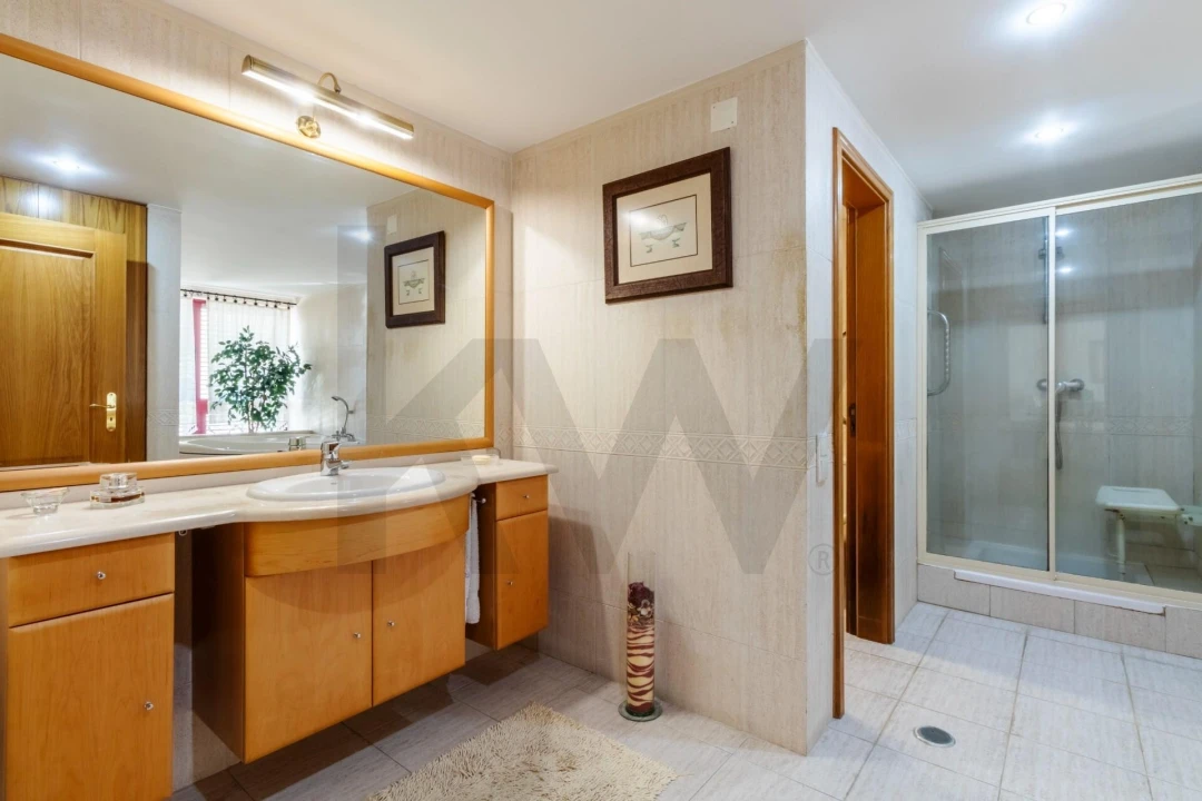 Apartamento T4 para Venda em Agualva e Mira-Sintra Foto 19