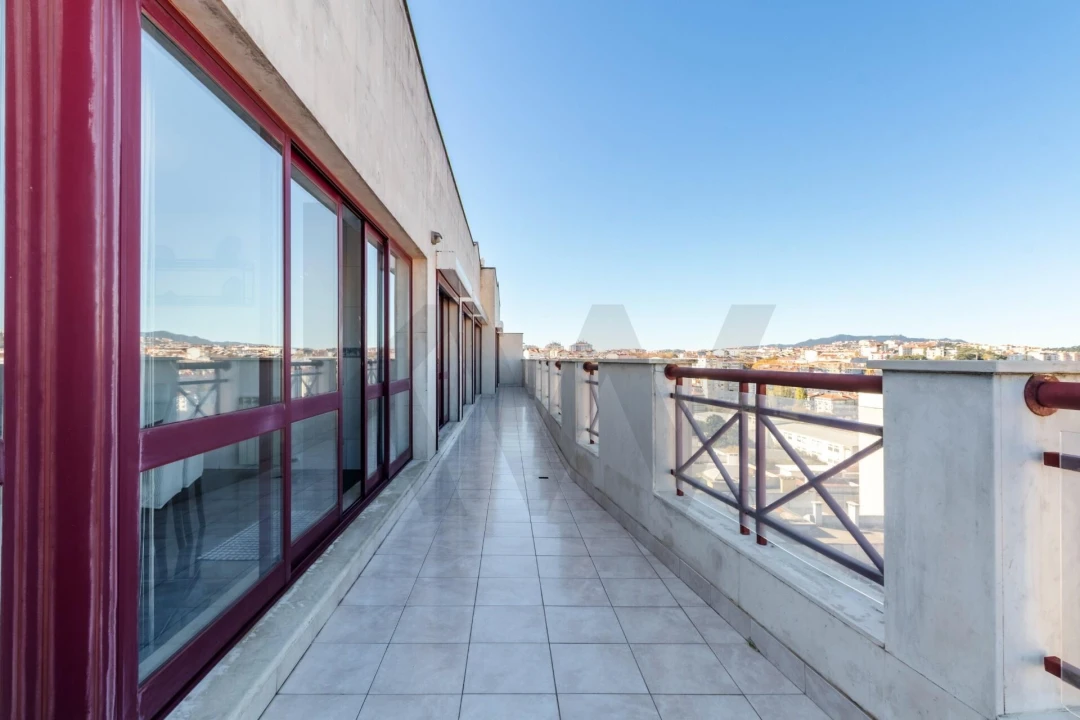 Apartamento T4 para Venda em Agualva e Mira-Sintra Foto 12