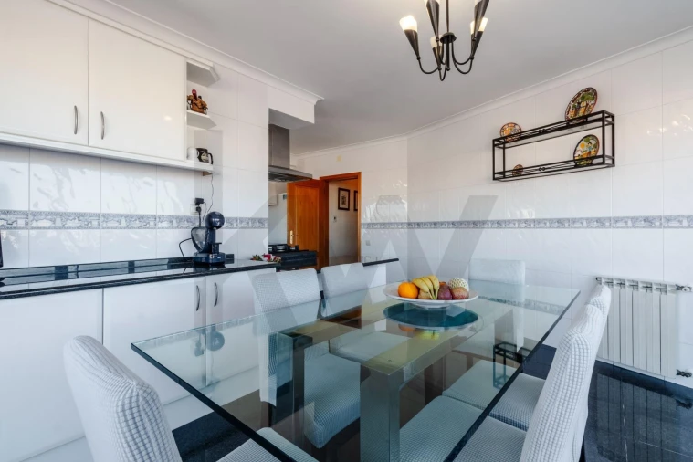 Apartamento T4 para Venda em Agualva e Mira-Sintra Foto 4