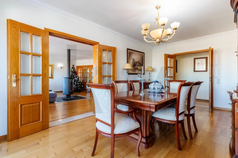 Apartamento T4 para Venda em Agualva e Mira-Sintra Foto 47