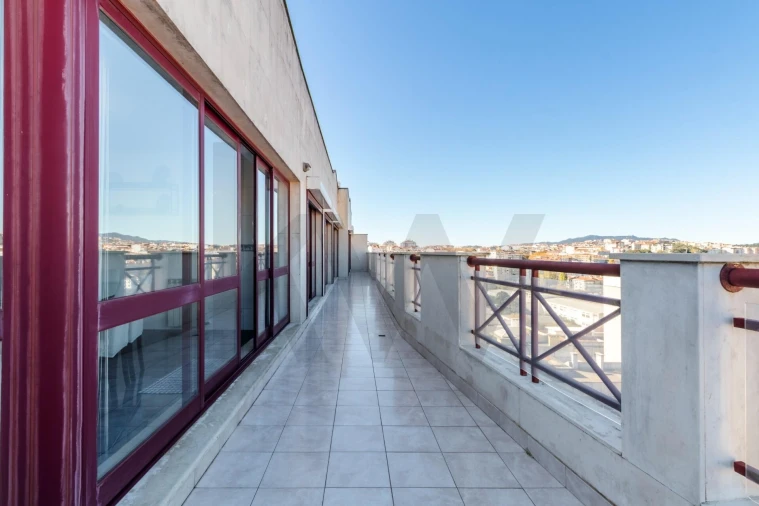 Apartamento T4 para Venda em Agualva e Mira-Sintra Foto 12