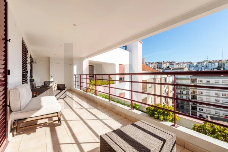 Apartamento T4 para Venda em Agualva e Mira-Sintra Foto 28