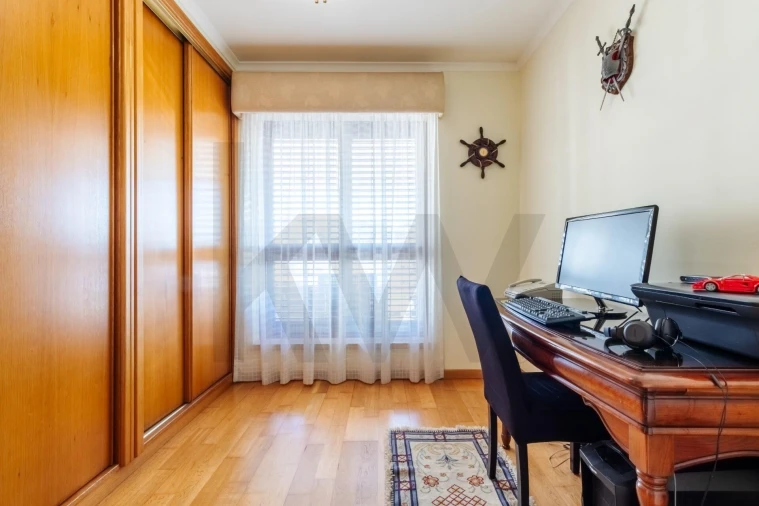 Apartamento T4 para Venda em Agualva e Mira-Sintra Foto 27