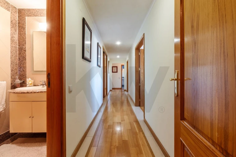 Apartamento T4 para Venda em Agualva e Mira-Sintra Foto 49