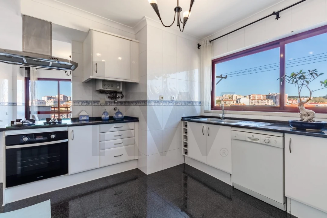 Apartamento T4 para Venda em Agualva e Mira-Sintra Foto 7