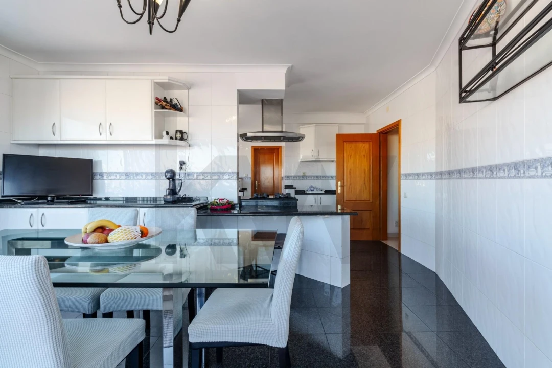 Apartamento T4 para Venda em Agualva e Mira-Sintra Foto 9